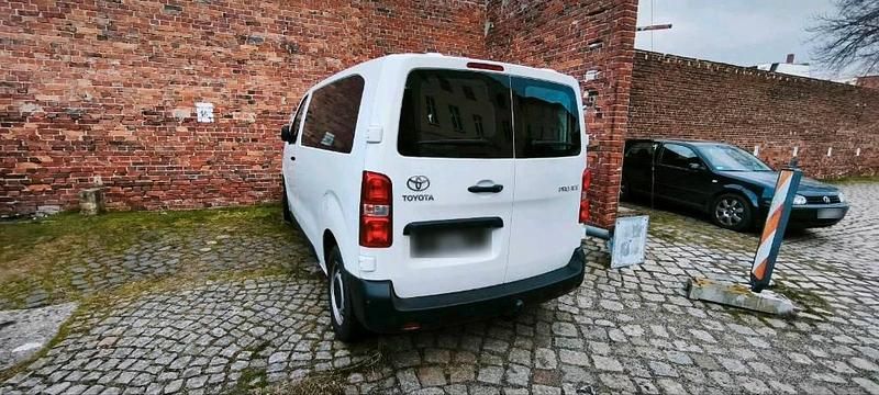 Gebraucht Toyota Proace 144 PS (105 kW) 2022 Weiß Van / Kleinbus