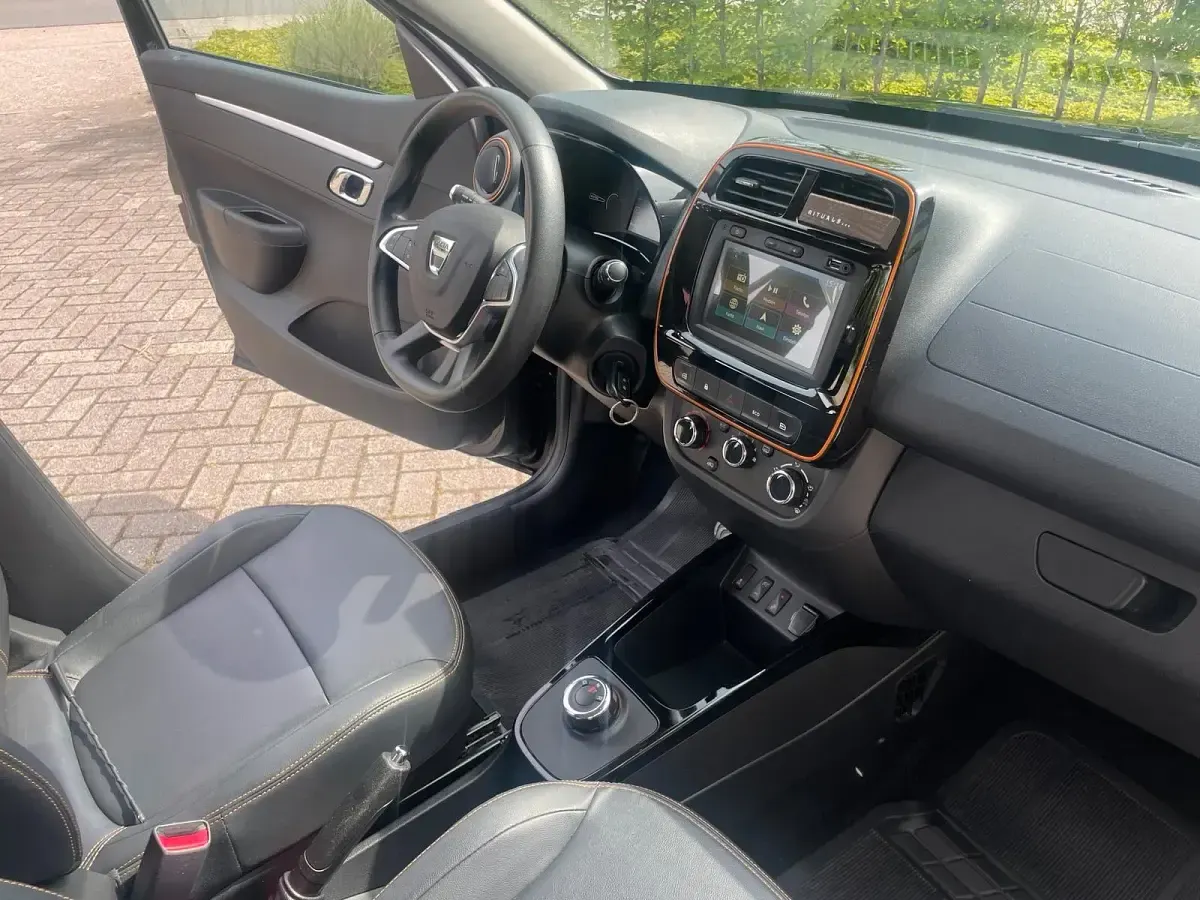 Gebraucht Dacia Spring Comfort Plus 47 kW (65 PS) 2022 Schwarz Kleinwagen