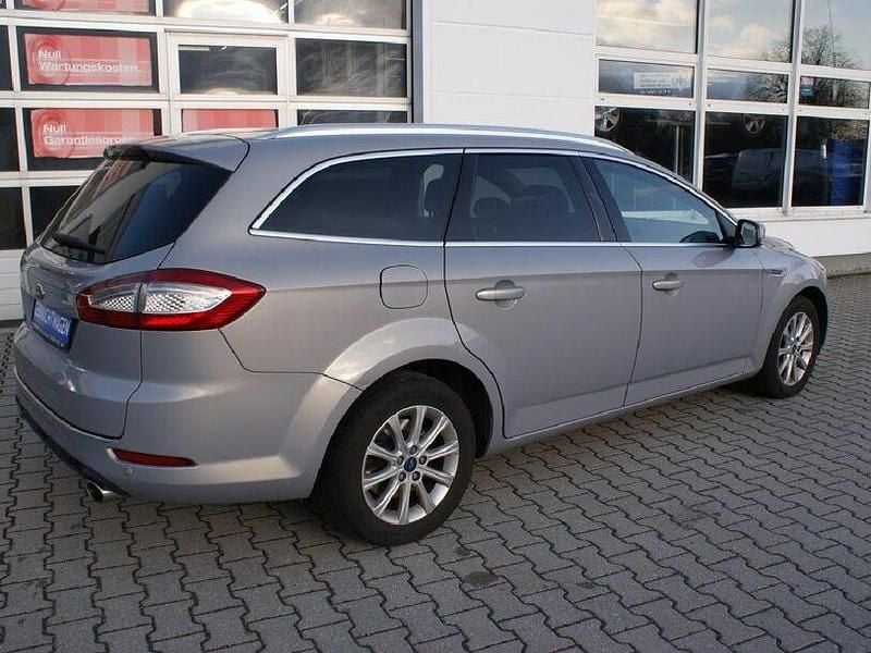 Gebraucht Ford Mondeo Titanium 200 PS (147 kW) 2013 Micastonesilber metallic Kombi