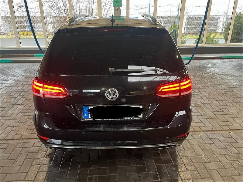 Gebraucht VW Golf VII 115 PS (84 kW) 2018 Schwarz Kombi