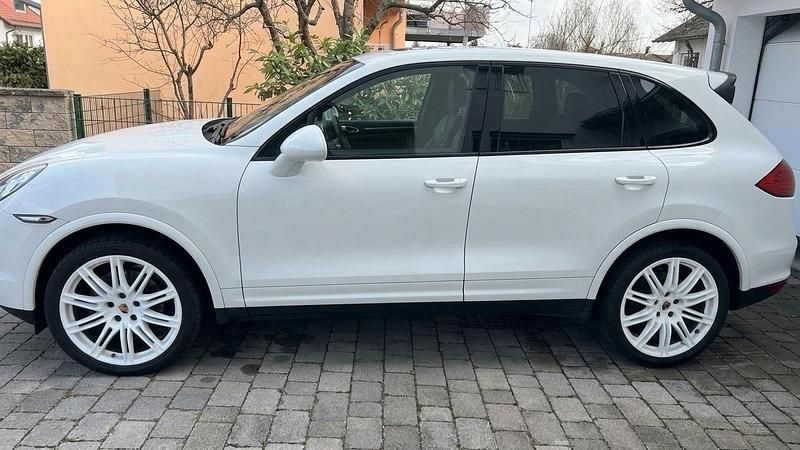 Second-hand Porsche Cayenne 265 CP (194 kW) 2013 Alb SUV