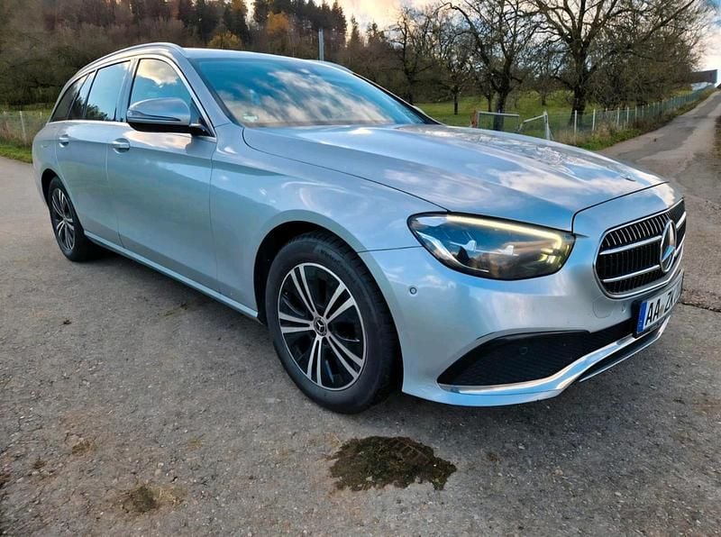 Gebraucht Mercedes E220 194 PS (142 kW) 2021 Silber Kombi