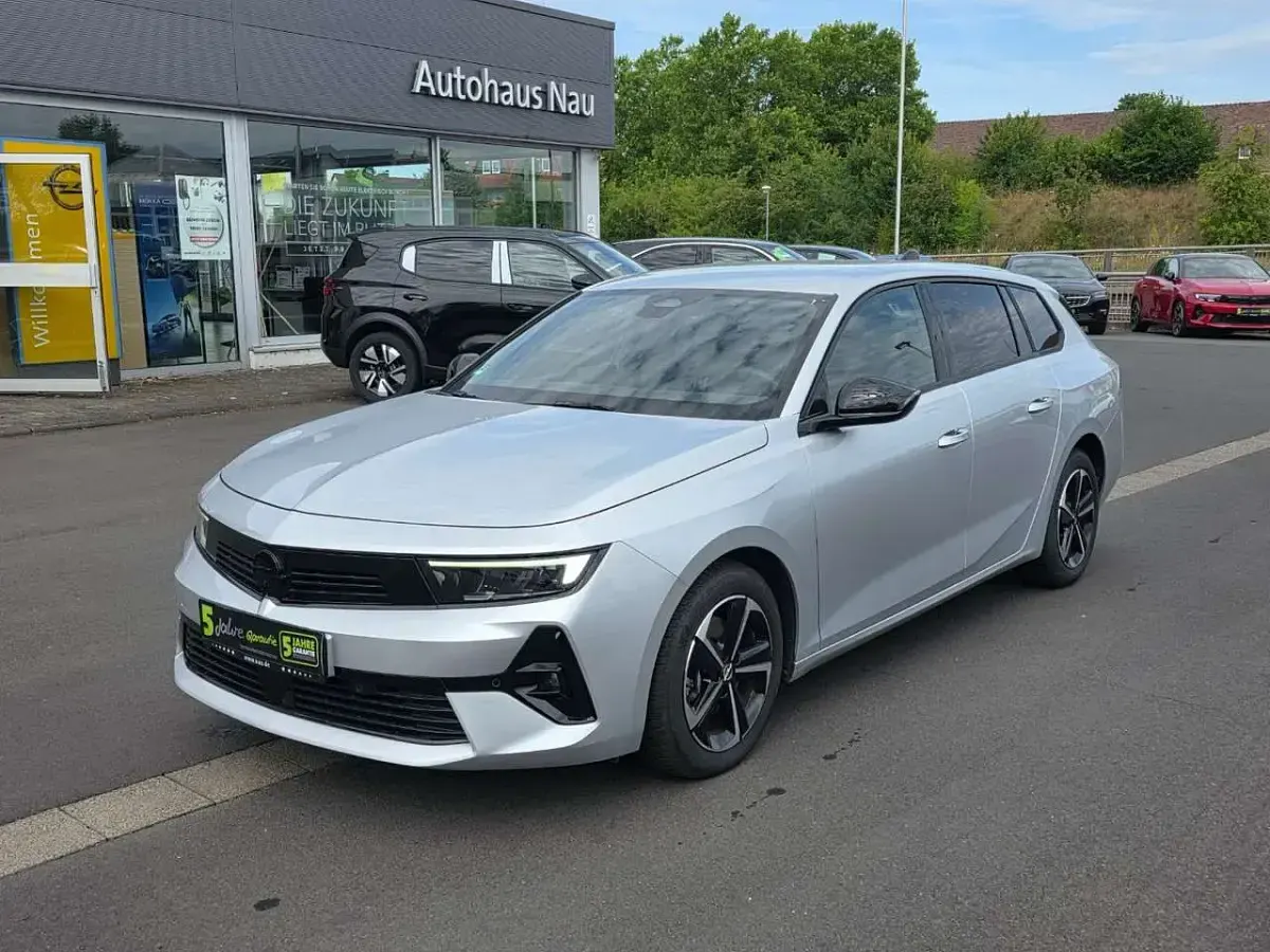 Gebraucht Opel Astra 131 PS (96 kW) 2024 Kristall silber Kleinwagen