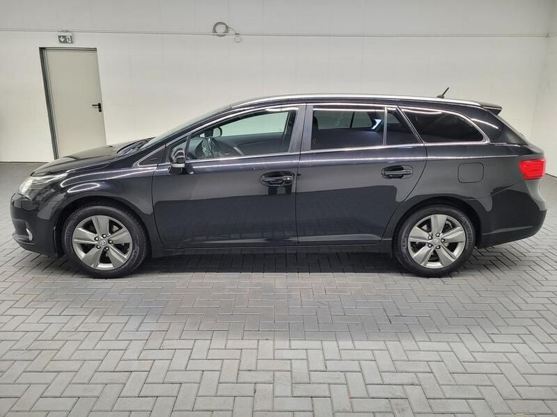 Gebraucht Toyota Avensis Sol 147 PS (108 kW) 2015 Schwarz (black mica / ink) Kombi