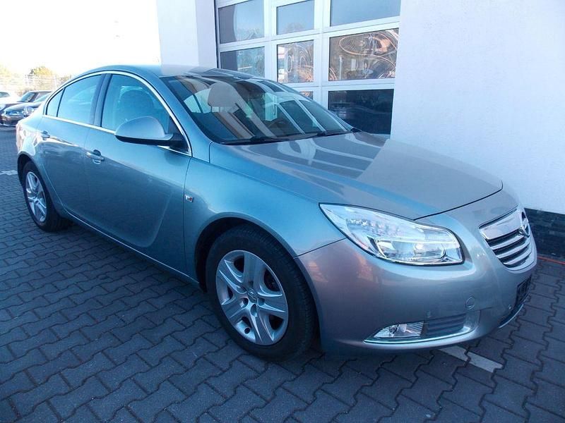 Brugt Opel Insignia Edition 140 HK (102 kW) 2011 Grå Sedan