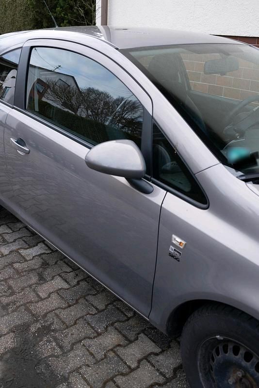 Gebraucht Opel Corsa 69 PS (50 kW) 2012 Andere farben Kleinwagen