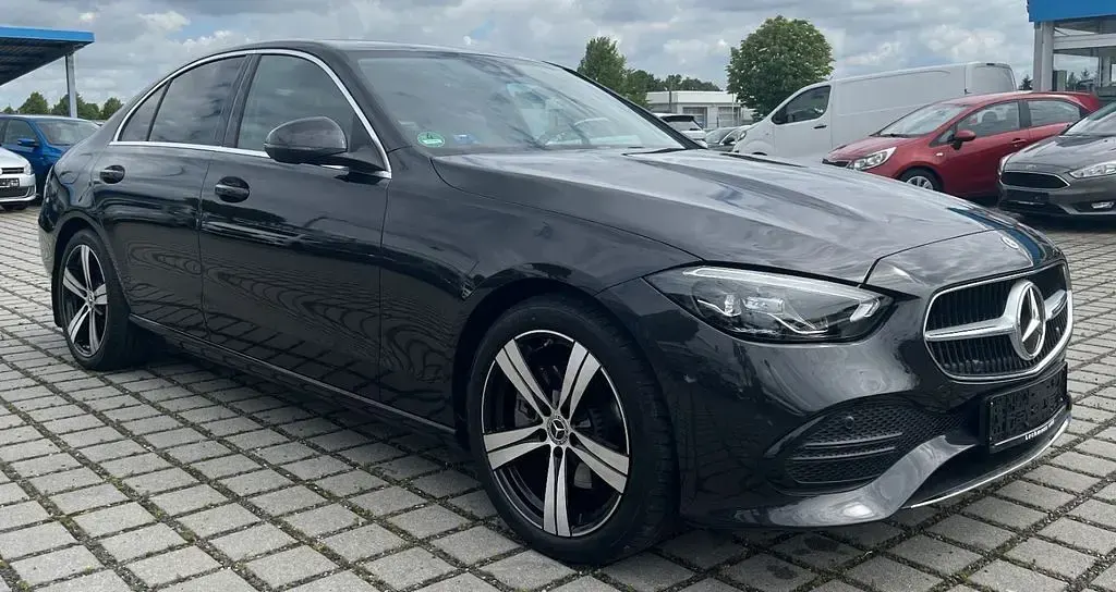 Gebraucht Mercedes C200 Avantgarde 204 PS (150 kW) 2023 Grau Limousine