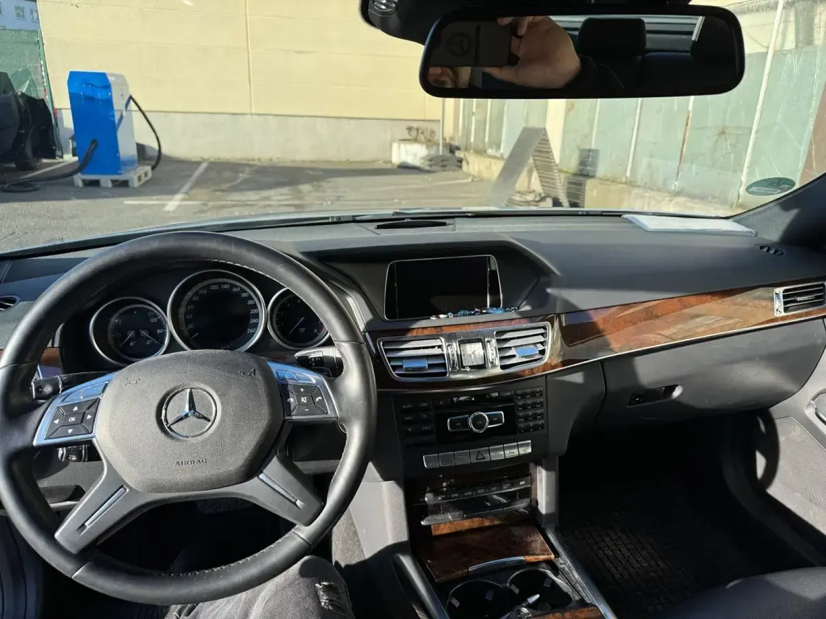 Second-hand Mercedes E250 211 CP (155 kW) 2013 Argintiu Berlinǎ