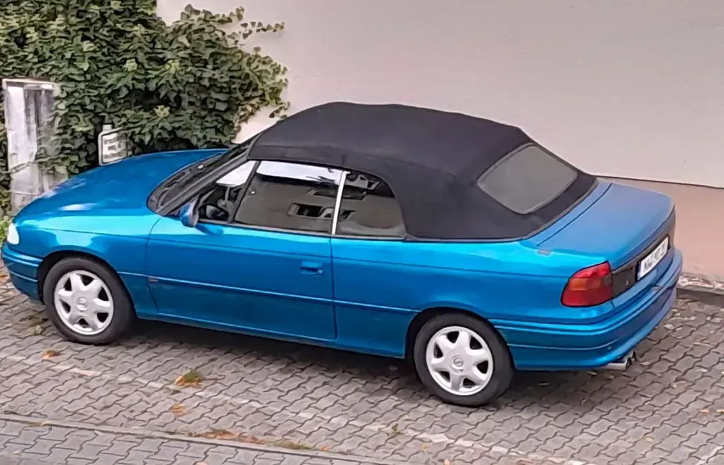 Gebraucht Opel Astra Cabriolet 75 PS (55 kW) 1998 Blau Cabrio