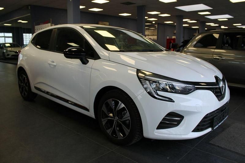 Gebraucht Renault Clio V Evolution 67 PS (49 kW) 2023 Weiß Limousine