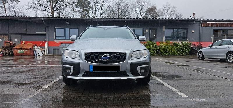 Gebraucht Volvo XC70 Summum 215 PS (158 kW) 2015 Silber Kombi