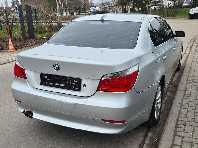 Gebraucht BMW 520 170 PS (125 kW) 2003 Silber Limousine