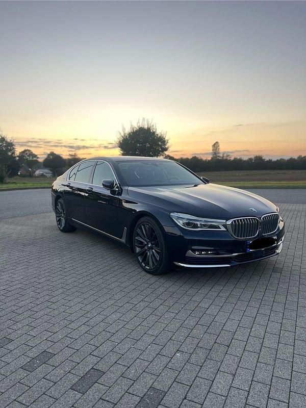 Gebraucht BMW 730 265 PS (194 kW) 2017 Blau Limousine