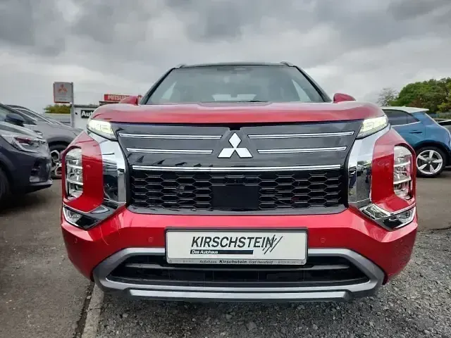 Gebraucht Mitsubishi Outlander P-HEV Top 126 PS (92 kW) 2024 Rot