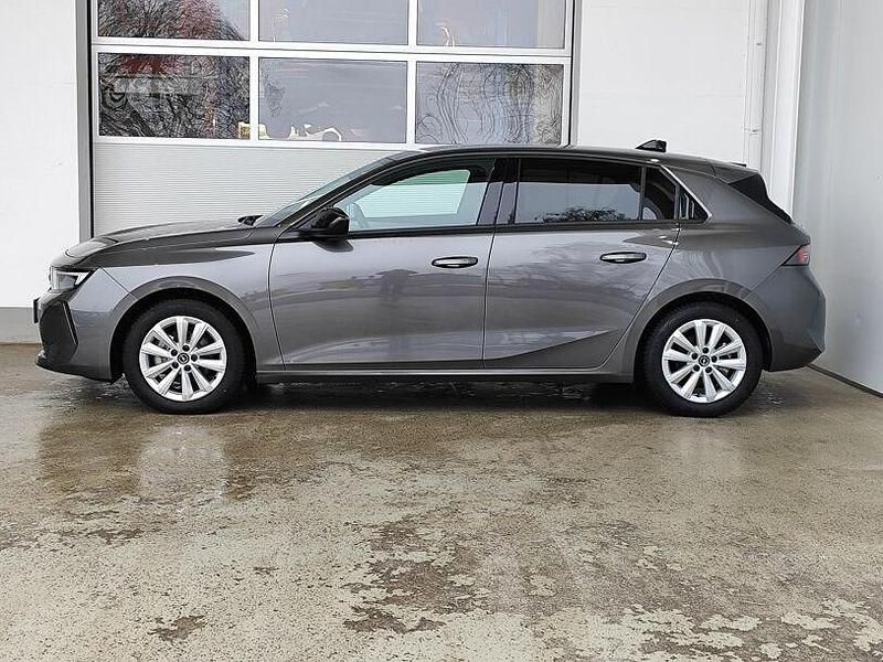 Gebraucht Opel Astra Elegance 131 PS (96 kW) 2023 Vulkan grau (metallic) Limousine