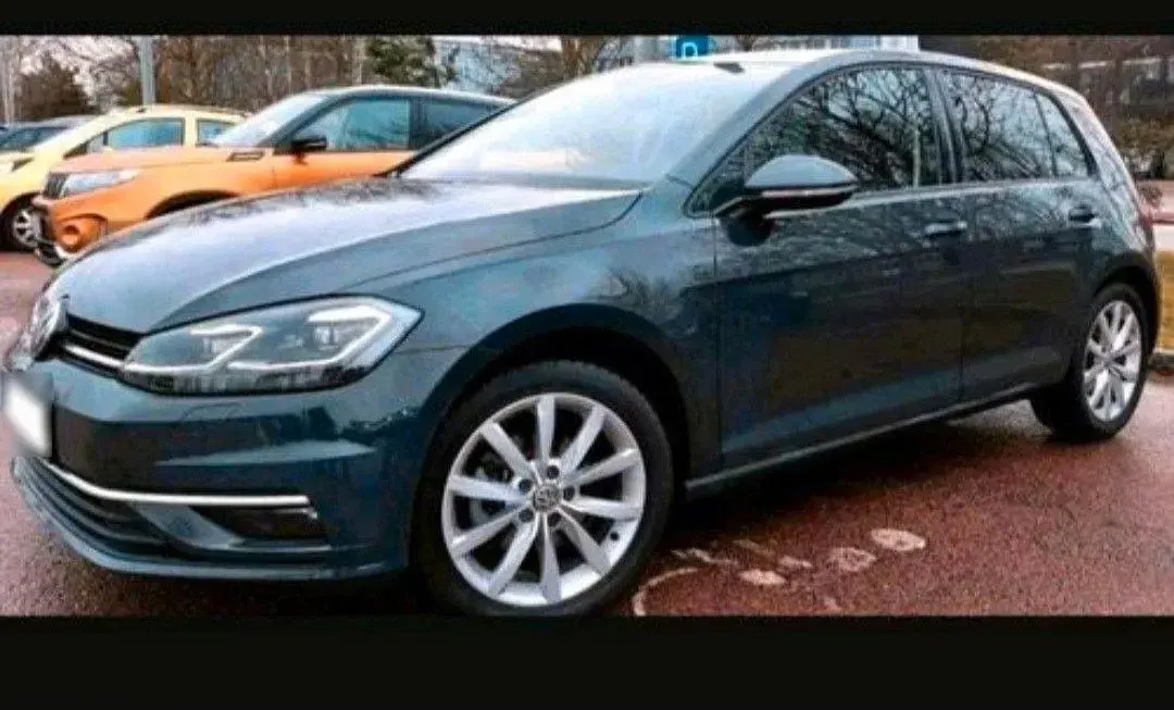 Gebraucht VW Golf VII Highline 150 PS (110 kW) 2019 Grau Limousine