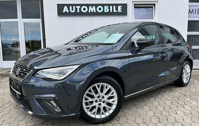 Grau Gebraucht 2024 Seat Ibiza FR Kleinwagen | 19.979 € (Fairer Preis) - Bild 1/2