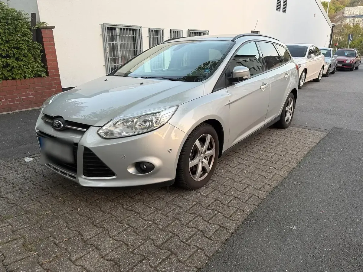 Gebraucht Ford Focus 125 PS (91 kW) 2014 Silber Kombi