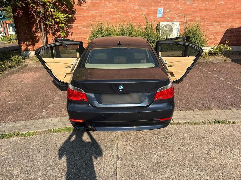 Schwarz Gebraucht 2007 BMW 523 Limousine | 4.000 € (Fairer Preis) - Bild 1/4