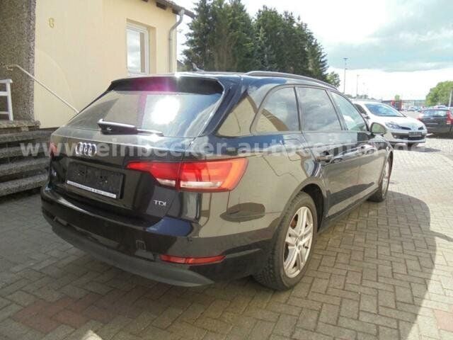 Gebraucht Audi A4 Basis 150 PS (110 kW) 2017 Schwarz metallic Kombi