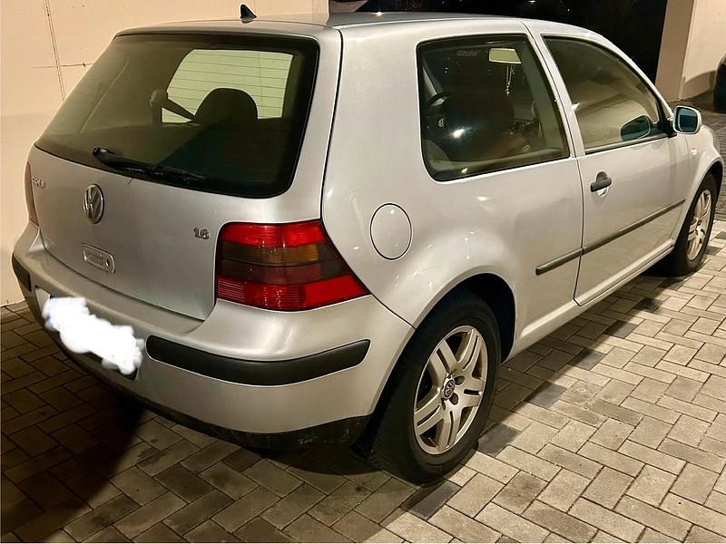 Gebraucht VW Golf IV 101 PS (74 kW) 2001 Silber Kleinwagen