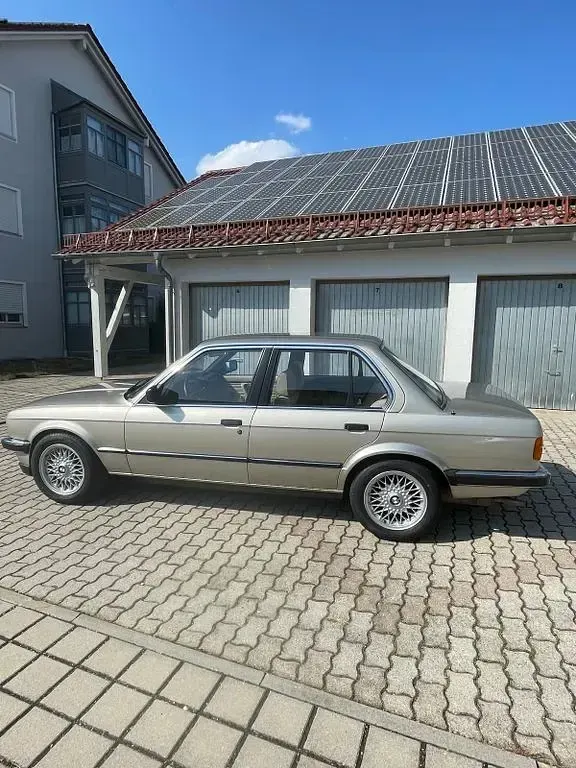 Gebraucht BMW 316 90 PS (66 kW) 1984 Gold Limousine