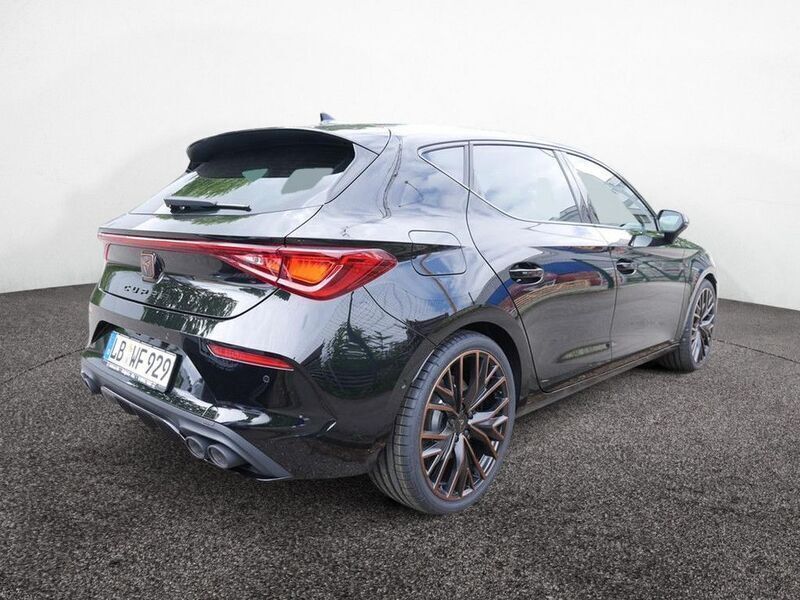 Gebraucht Cupra Leon VZ 300 PS (220 kW) 2024 Schwarz Limousine