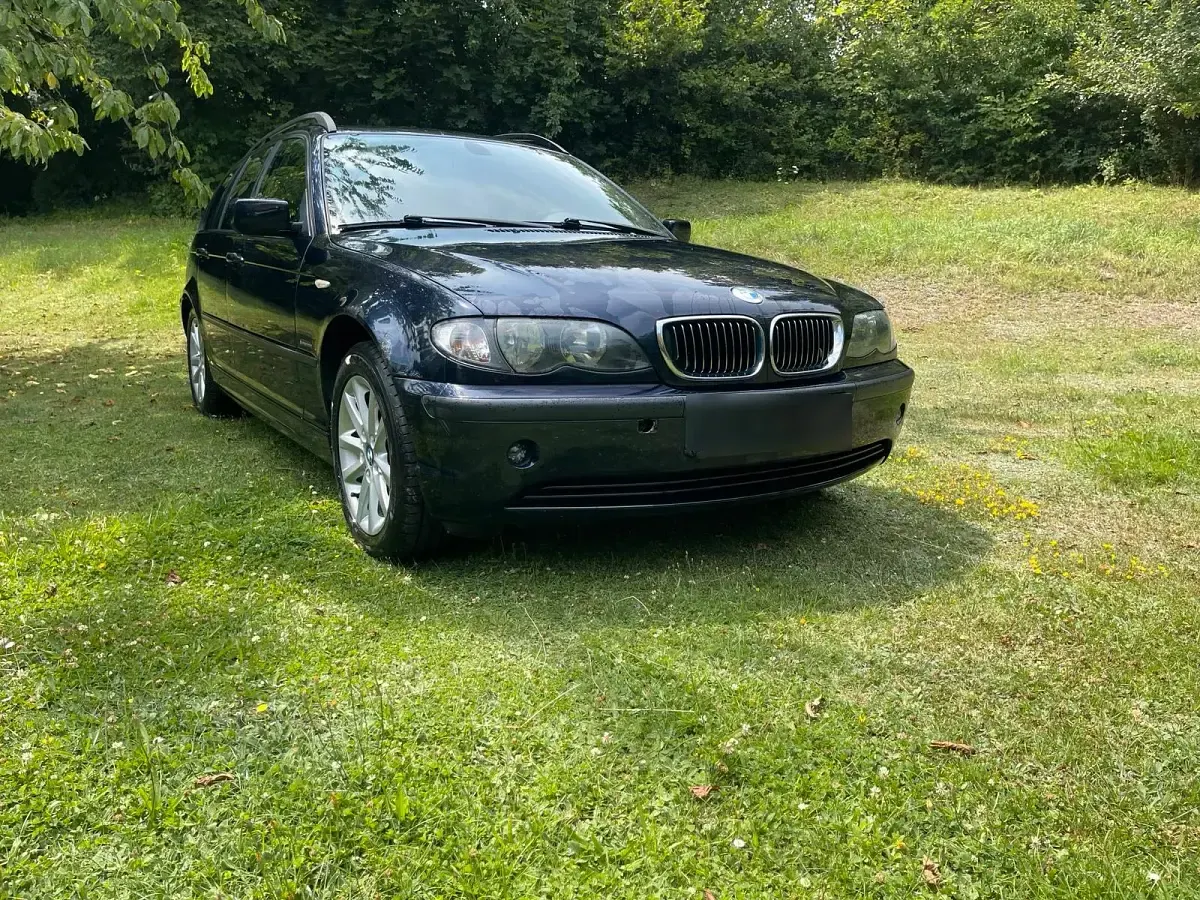 Gebraucht BMW 318 143 PS (105 kW) 2003 Blau Kombi