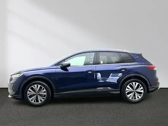 Gebraucht Audi Q4 e-tron Ambiente 150 kW (204 PS) 2023 Navarrablau metallic SUV