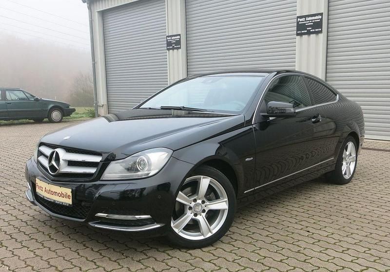 Schwarz Gebraucht 2011 Mercedes C180 Coupé | 12.150 € (Fairer Preis) - Bild 1/4