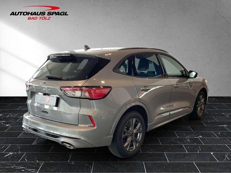 Gebraucht Ford Kuga ST-Line 120 PS (88 kW) 2023 Solar silver (silber) SUV