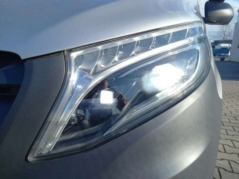 Silber Gebraucht 2020 Mercedes Vito Van / Kleinbus | 20.460 € (Superpreis) - Bild 1/4