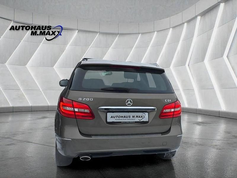 Gebraucht Mercedes B200 136 PS (100 kW) 2012 Grau Van / Kleinbus