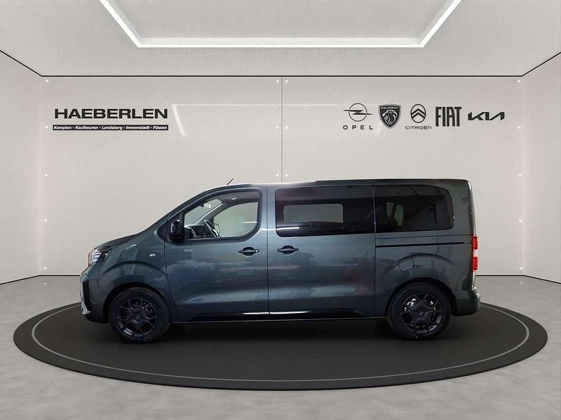 Neu Opel Zafira 177 PS (130 kW) 2025 Kapri grün Van / Kleinbus