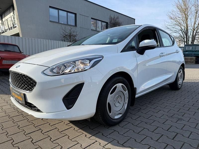 Gebraucht Ford Fiesta Trend 101 PS (74 kW) 2018 Weiß Kleinwagen
