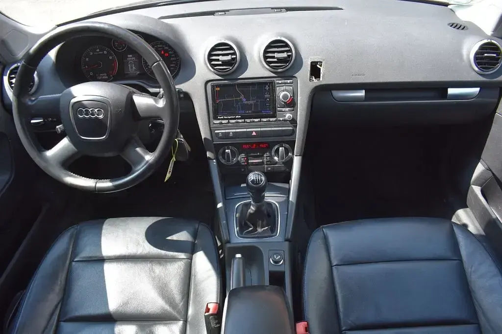 Gebraucht Audi A3 Attraction 125 PS (91 kW) 2012 Grau Kleinwagen