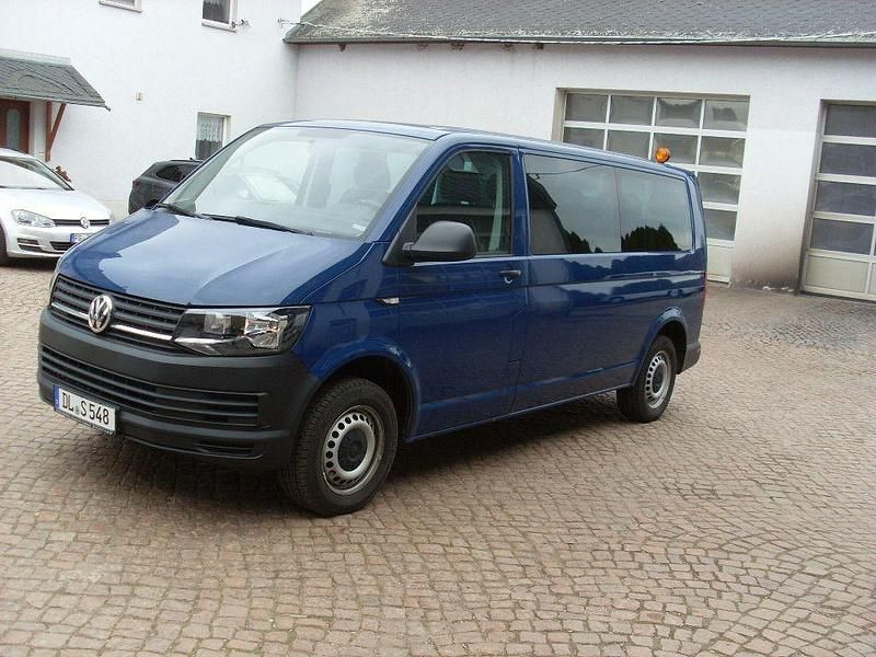 Second-hand VW Transporter 102 CP (75 kW) 2020 Albastru Van