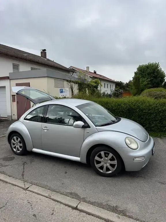 Gebraucht VW New Beetle 75 PS (55 kW) 2002 Silber Kleinwagen