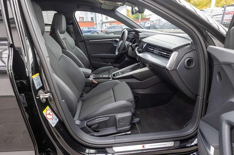 Gebraucht Audi S3 Ambiente 310 PS (228 kW) 2024 Mythosschwarz metallic Limousine
