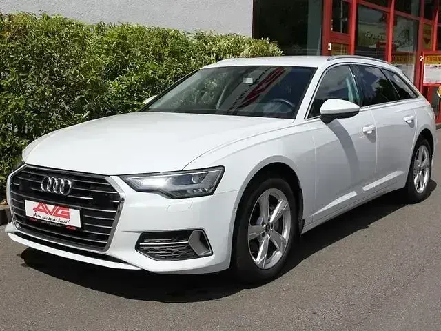 Gebraucht Audi A6 Sport 204 PS (150 kW) 2022 Gletscherweiss Kombi