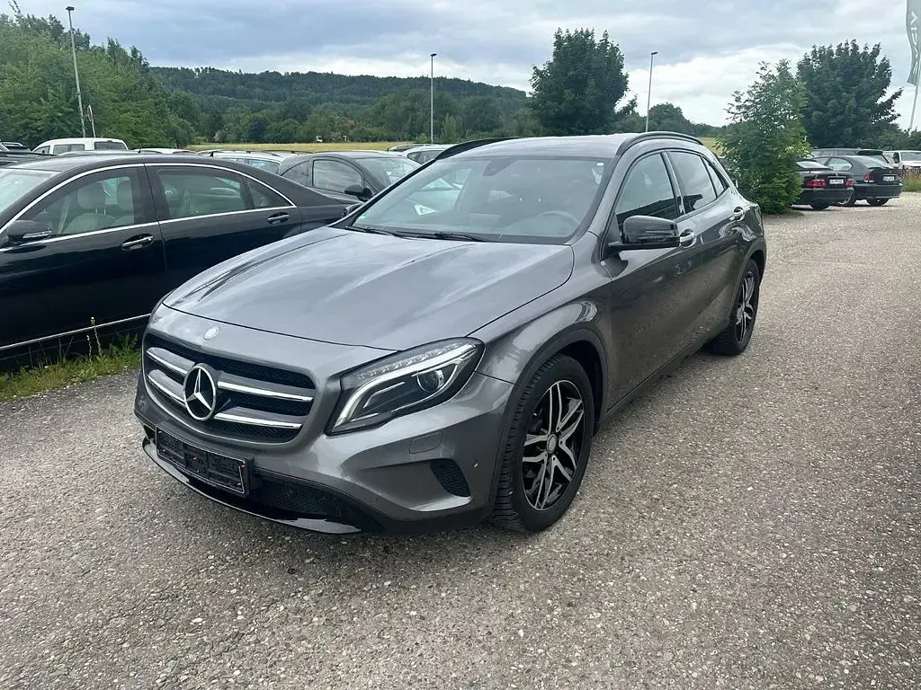 Gebraucht Mercedes GLA220 177 PS (130 kW) 2016 Grau SUV