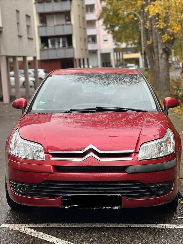 Rot Gebraucht 2008 Citroën C4 Limousine | 2.400 € (Fairer Preis) - Bild 1/4