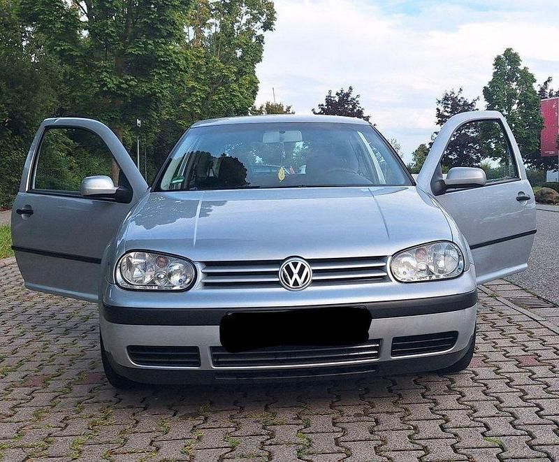 Grau Gebraucht 2002 VW Golf IV Basis Limousine | 1.800 € (Fairer Preis) - Bild 1/4