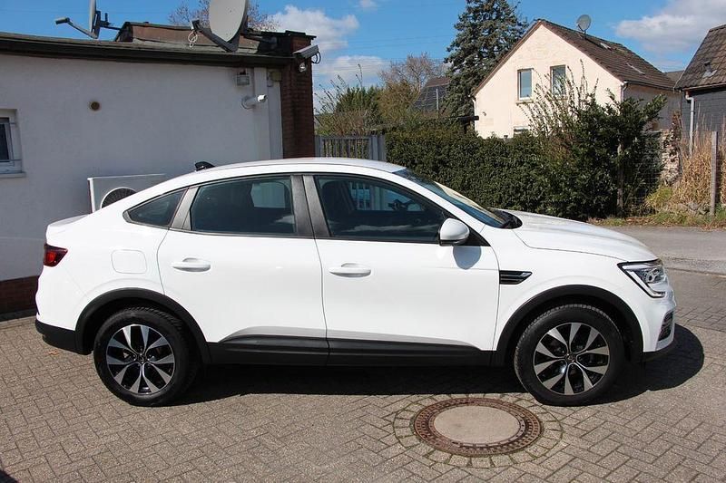 Gebraucht Renault Arkana Equilibre 140 PS (102 kW) 2023 Weiß SUV
