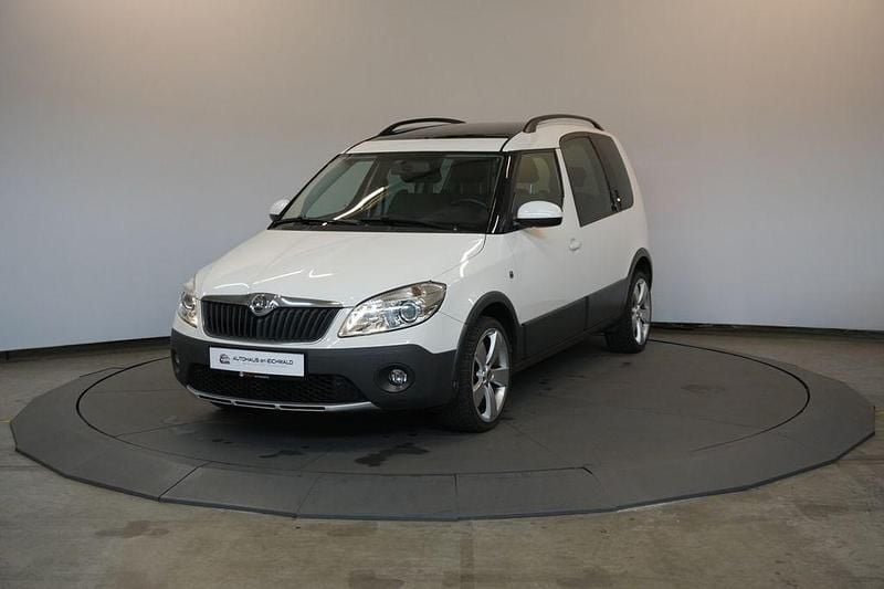 Weiß Gebraucht 2013 Skoda Roomster Kombi | 8.490 € (Fairer Preis) - Bild 1/4
