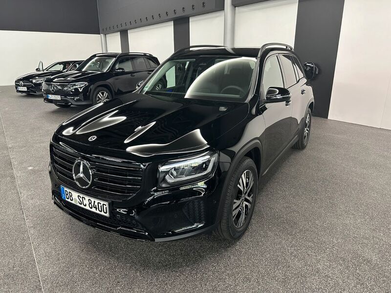 Schwarz Gebraucht 2024 Mercedes GLB200 Advanced Plus SUV | 45.540 € (Teuer) - Bild 1/4