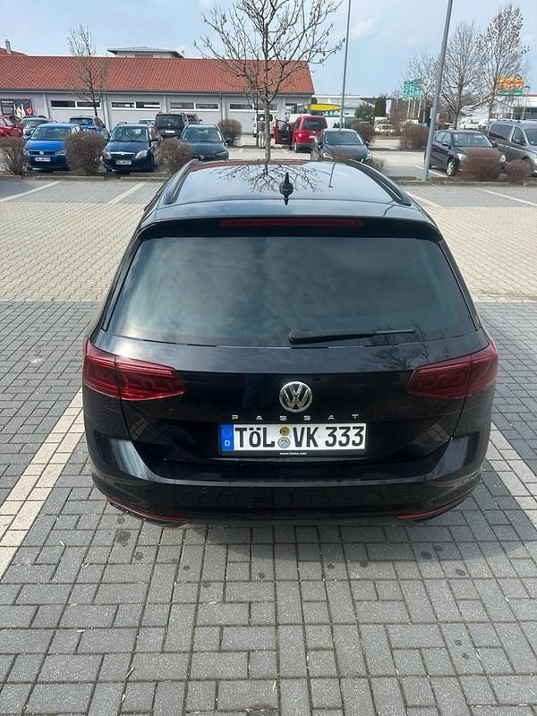 Second-hand VW Jetta 190 CP (139 kW) 2020 Negru Berlinǎ