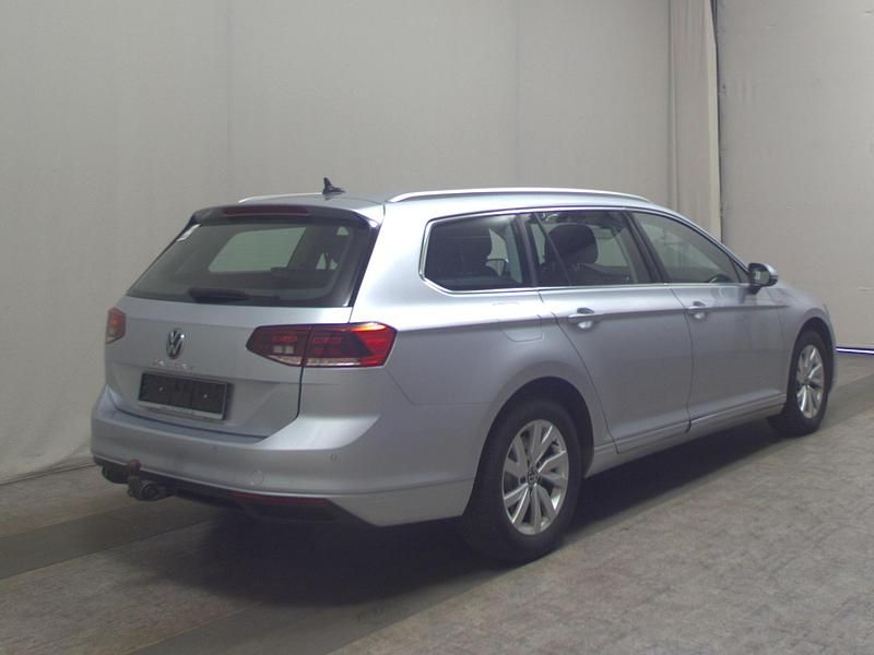 Gebraucht VW Passat Business 150 PS (110 kW) 2022 Silber Kombi