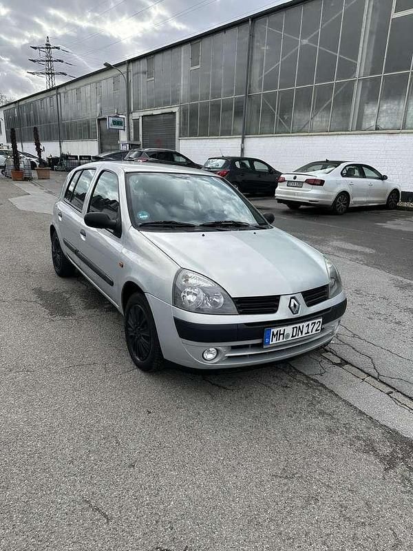 Gebraucht Renault Clio II 88 PS (64 kW) 2004 Limousine