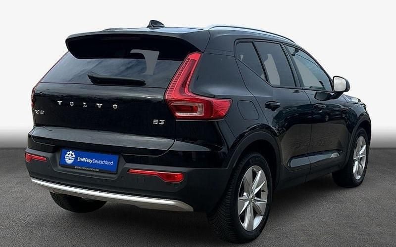 Gebraucht Volvo XC40 Core 163 PS (119 kW) 2024 Onyx schwarzmetallic SUV